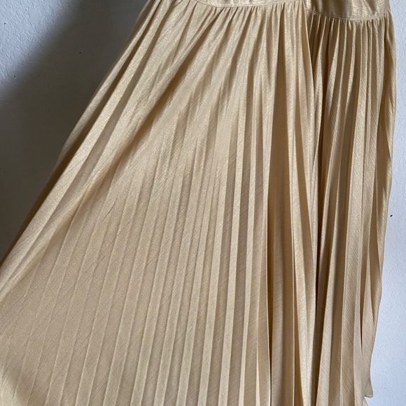 SOLD! Anthropologie Verb by Pallavi Singhee Pleated Elegant HalterDress Size 16P - Picture 7 of 12